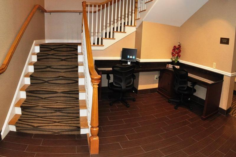 Comfort Inn & Suites Sturbridge-Brimfield Bagian luar foto
